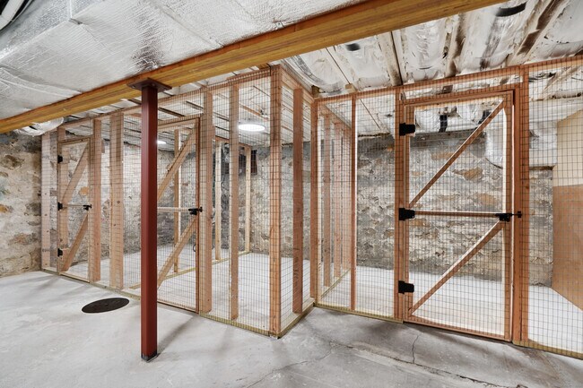 Building Photo - 31 East Ave