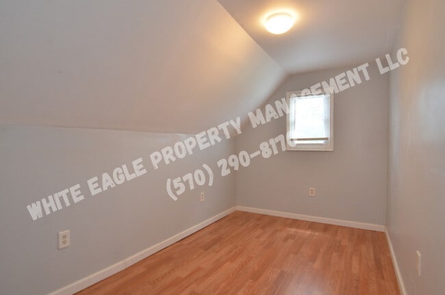 Building Photo - 641 Alder St