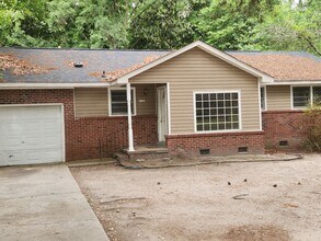 Building Photo - Charming 3 Bedroom 1.5 Bath