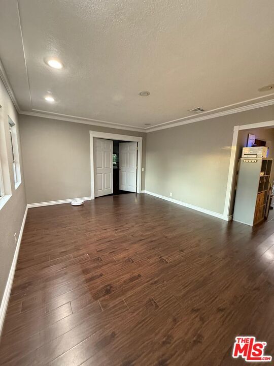 Building Photo - 6442 Wilkinson Ave
