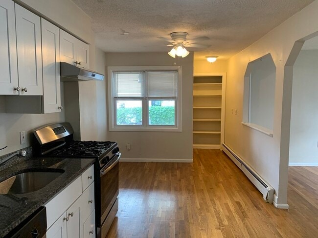 Building Photo - 50 Oliver St