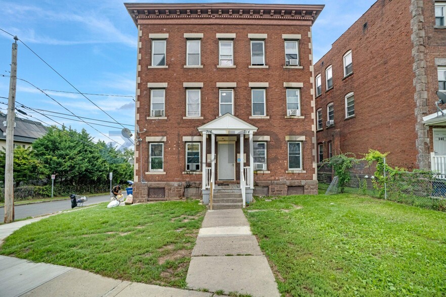 Building Photo - Unit 3L