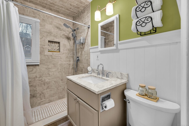 Building Photo - 25 Cottage Grove Rd