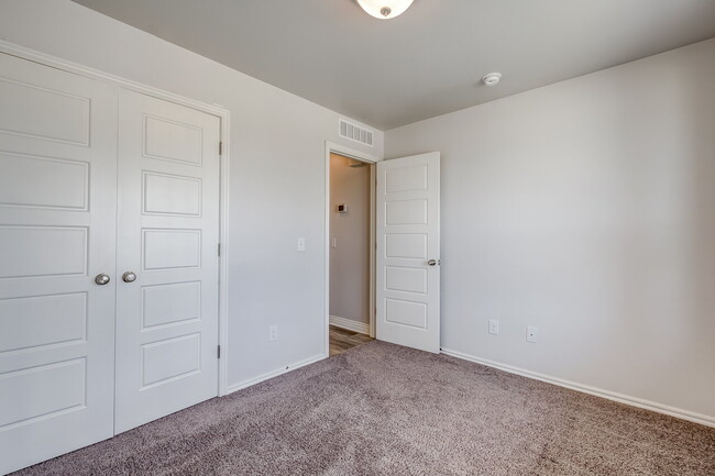 Building Photo - 3 Bedroom 2 Bath House for Lease!!