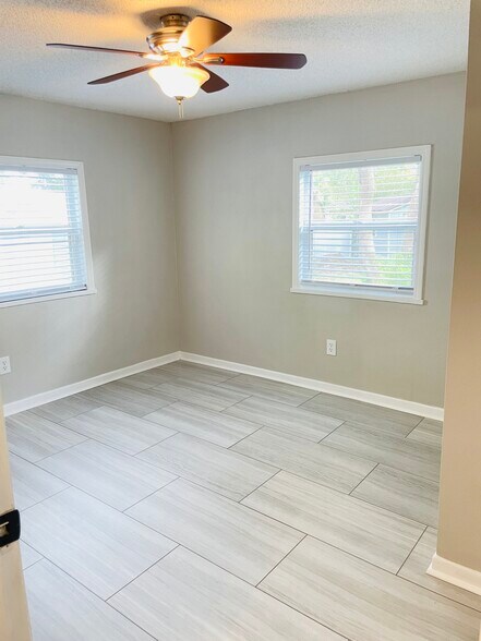 Building Photo - 939 E Bella Vista St