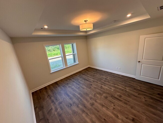 Building Photo - 2024-Built Beautiful 4-Bedroom and 3.5 Bat...