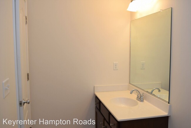Building Photo - 4 br, 3.5 bath House - 1459 W 43rd Street