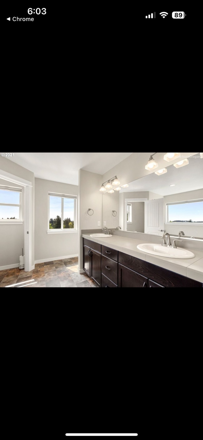 Building Photo - 5909 NE 38th Ct