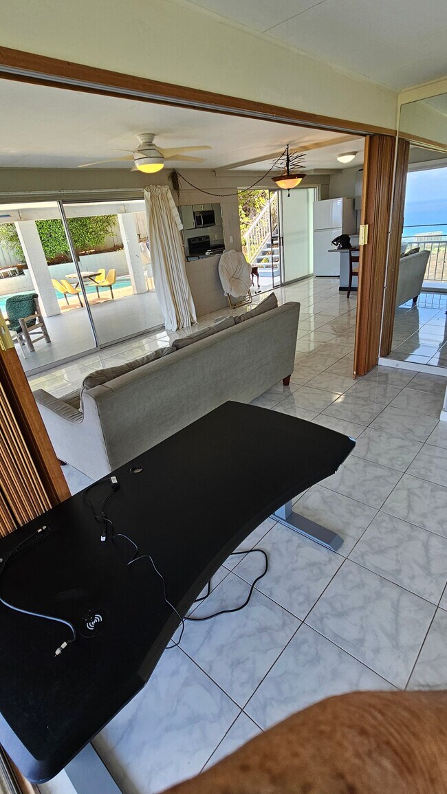 Building Photo - 1827 Halekoa Dr