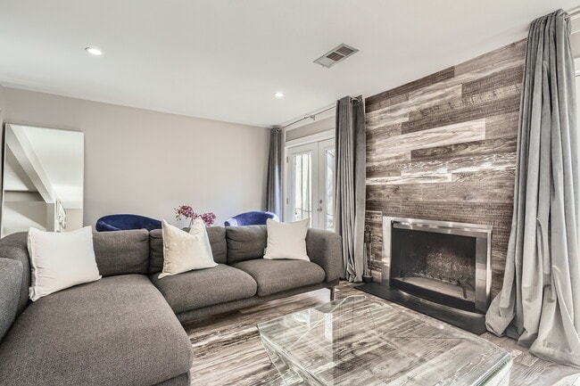 Building Photo - 1204 Druid Knoll Dr NE