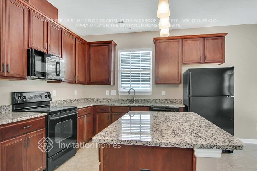 Building Photo - 635 Ashbrittle Dr