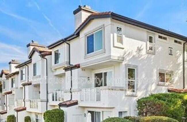 Building Photo - 30902 Club House Dr