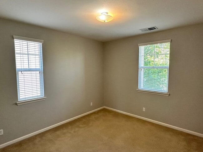 Building Photo - Spacious 4 Bed, 3 Bath House in Mountain House, CA