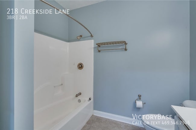 Building Photo - 218 Creekside Ln