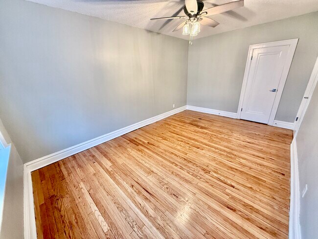 Building Photo - Hawthorne Place Apartments