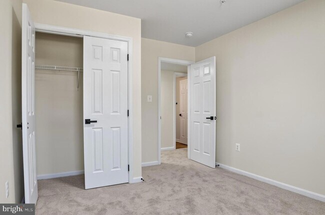 Building Photo - 21096 Lizson Ct