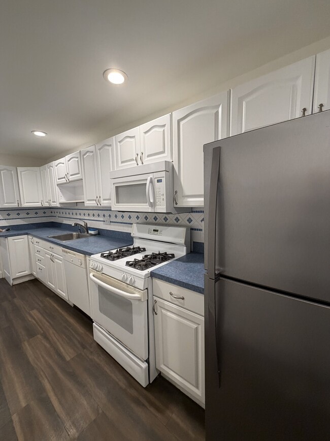 Building Photo - 308 Green St