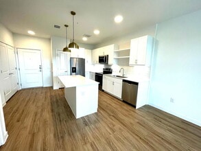 Building Photo - 1101 Abbeyglen Castle Dr