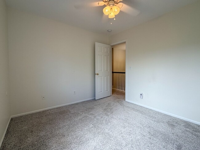 Building Photo - Beautiful, Spacious Home in Highlands Ranch