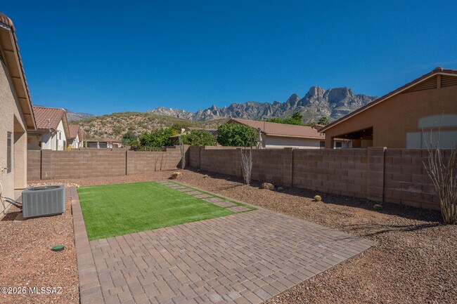 Building Photo - 2468 E Stone Stable Dr
