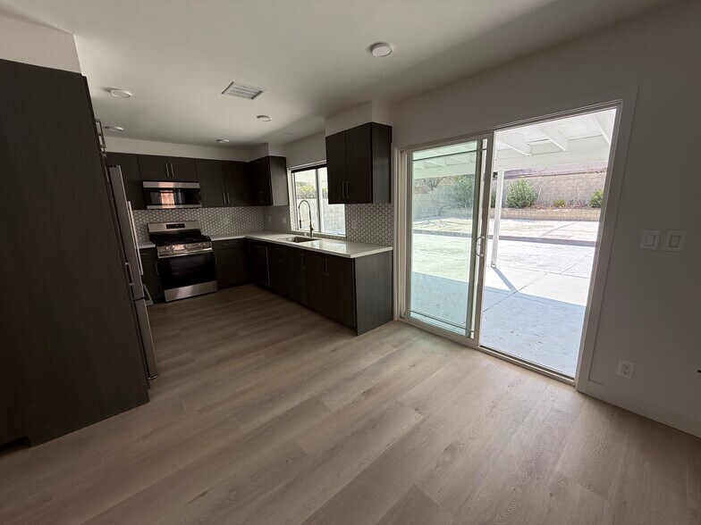 Kitchen - 45233 Mays Ct