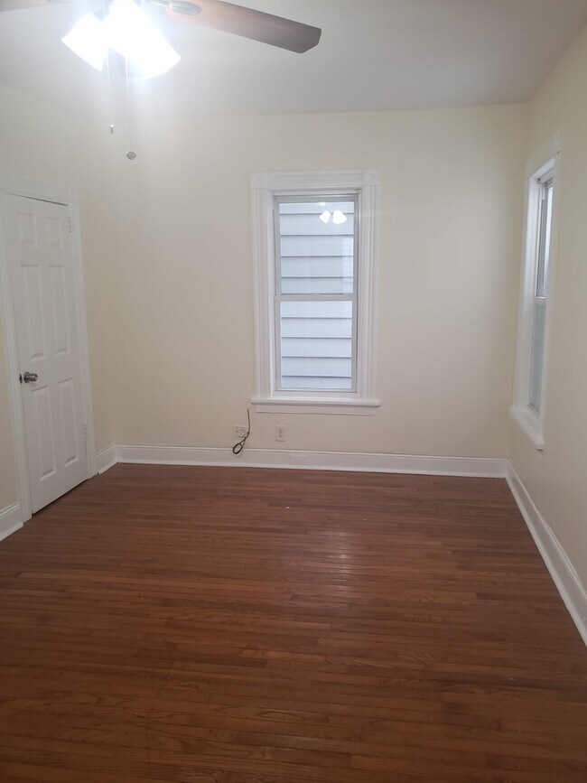 Building Photo - 137 Central Ave