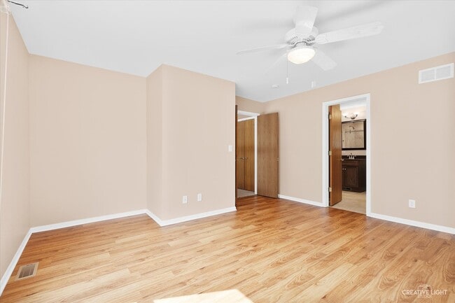 Building Photo - 38W199 Heatherfield Dr