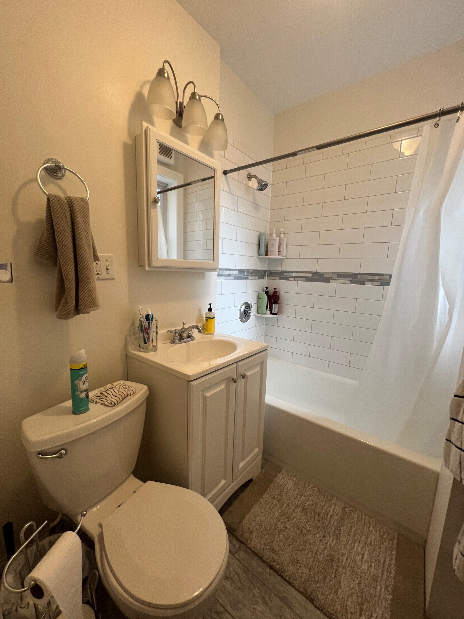 Building Photo - 90 Brainerd Rd