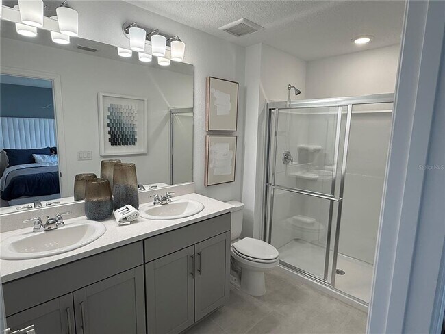 Building Photo - 15068 Cuzcorro Ct