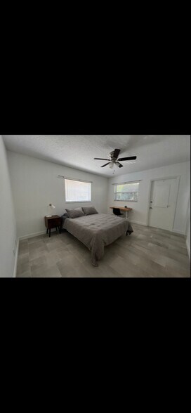 Building Photo - 306 E Ocean Ave
