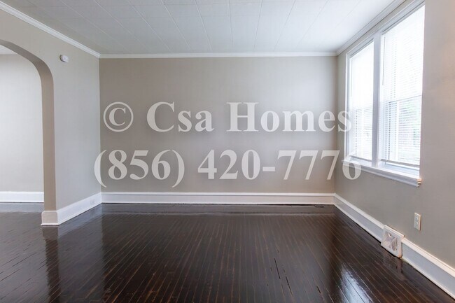 Building Photo - Newly Renovated 3 Bed/1 Bath home in Fairview!
