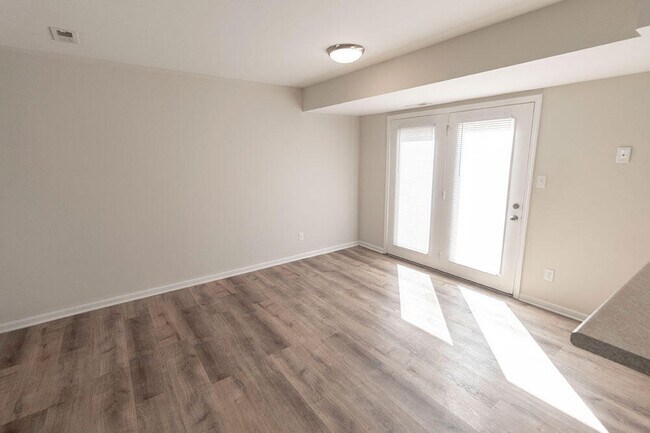 Building Photo - 1901 Mirtle Grove Ct