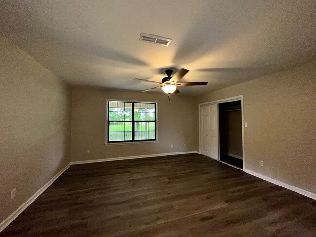 Building Photo - New Brockton, AL!