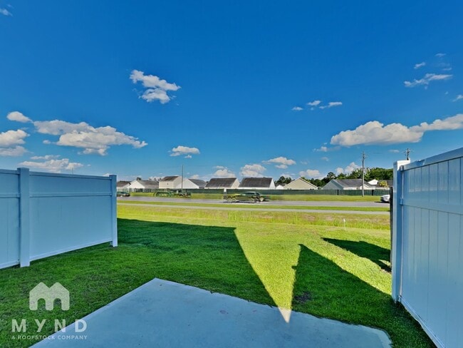 Building Photo - 10 Cardinal Ct