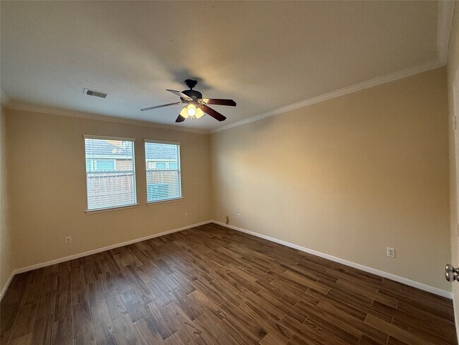 Building Photo - 6346 Wilshire Ridge