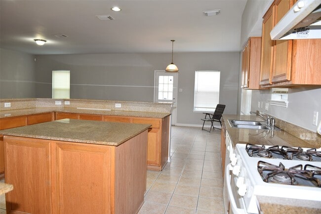 Building Photo - 6807 Turtlewood Dr