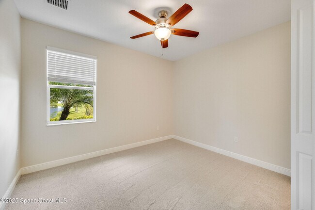 Building Photo - 2746 Spur Dr