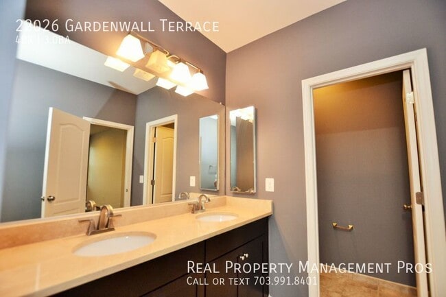 Building Photo - 22026 Gardenwall Terrace