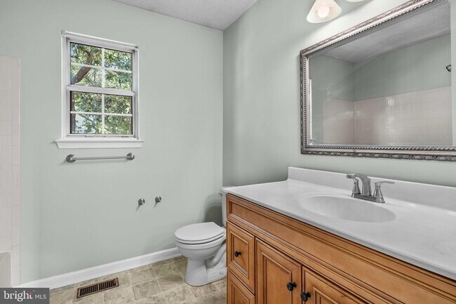 Building Photo - 5302 Treefish Ct