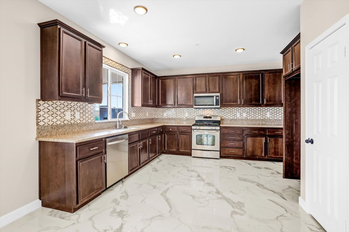 Building Photo - 12535 Melon Dr