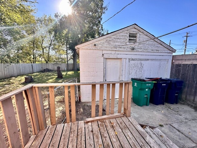 Building Photo - Three bedroom OKC Home - Move in Deposit-Free! (If Qualified)