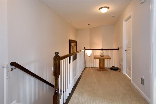 Building Photo - 616 Edison Dr