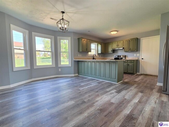 Building Photo - 888 N Woodland Dr