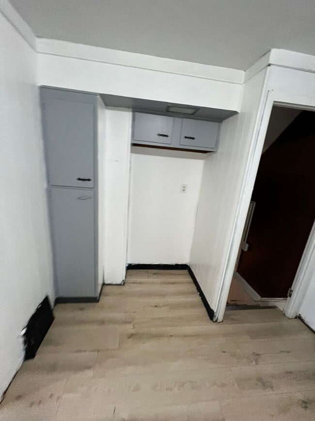 Building Photo - 4 Bedroom Single Family in Cleveland ,Ohio