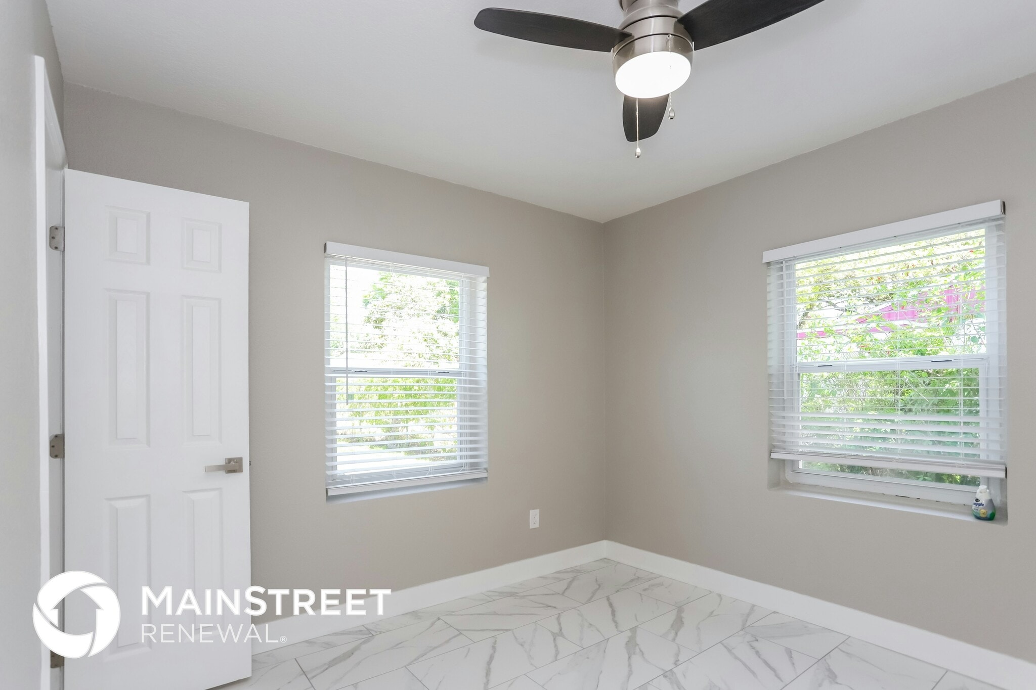 Building Photo - 3911 W Walnut St