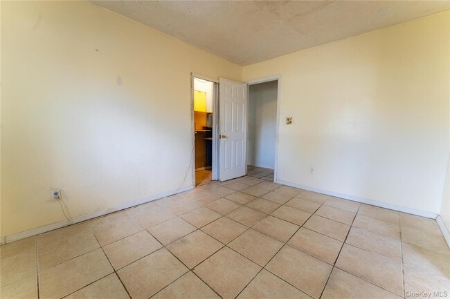 Building Photo - 10 Congress Dr