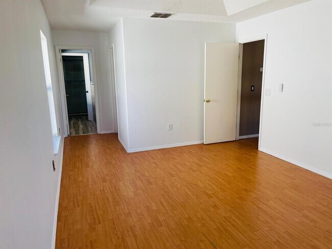 Building Photo - 1803 Meadow Pond Way