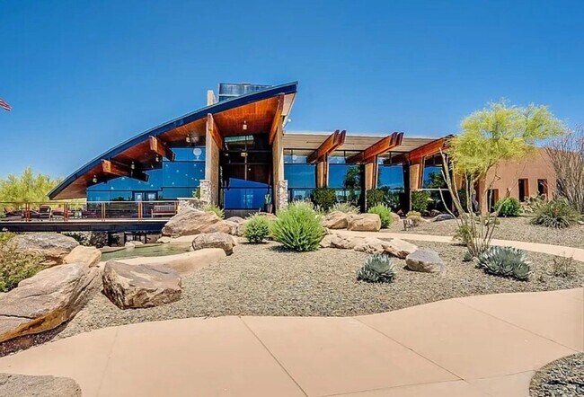 Building Photo - 1708 W Oberlin Way