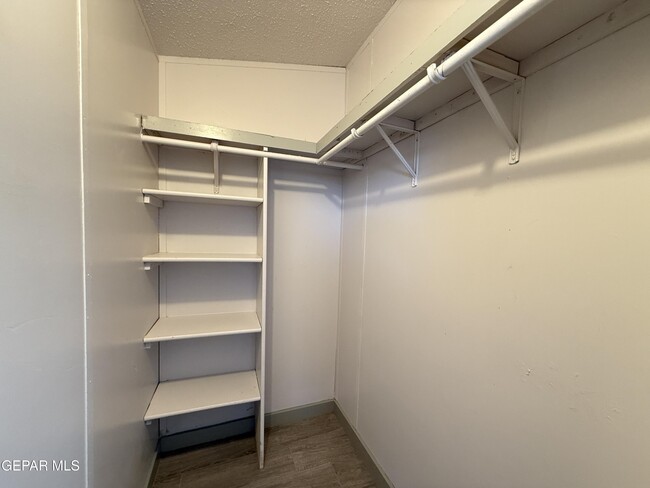 Building Photo - 5941 Sixta Dr