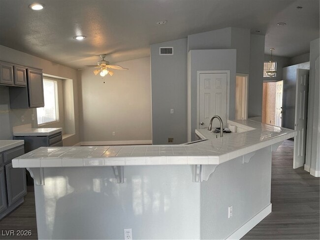 Building Photo - 1425 Dragon Rock Dr